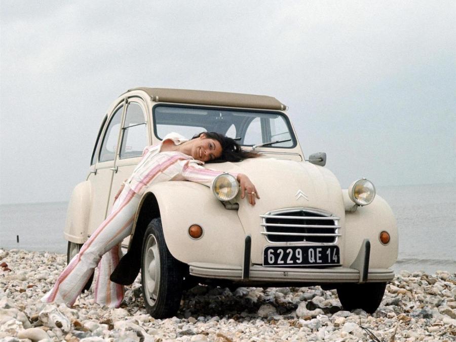  Citroen 2CV 1966 года  (фото 11 из 12)